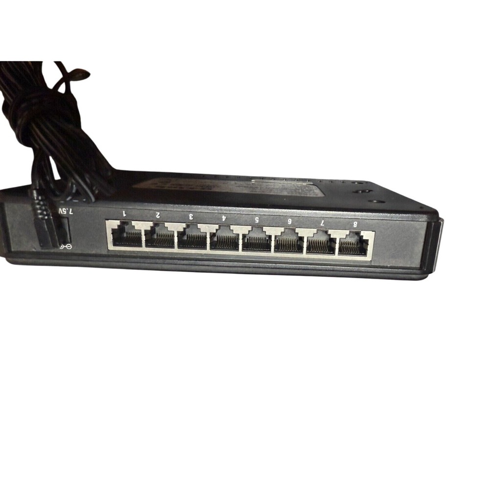 D-Link DGS‎ (DGS2208) 8-Ports External Switch Managed